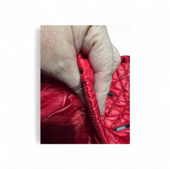 The North Face Women's Red Thermoball Hooded Parka Size Small - Picture 7 of 10